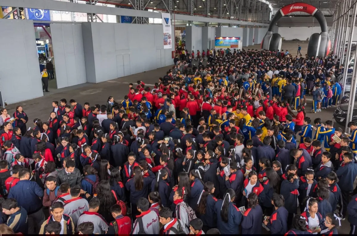 Más de 1,4 millones de jóvenes peruanos no estudian ni trabajan: la brecha afecta más a las mujeres
