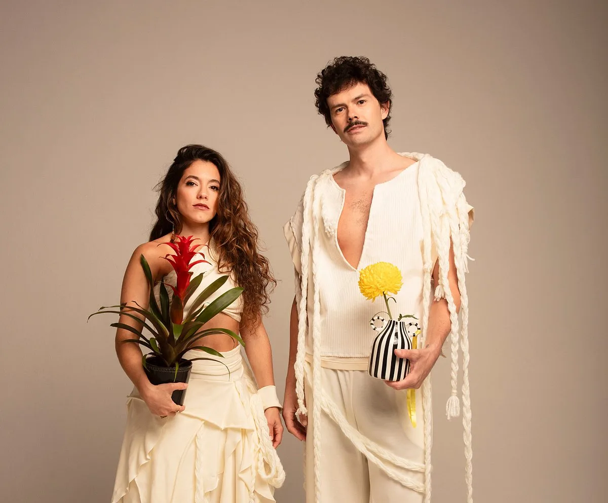 Dupla brasileira radicada em Portugal, Bemquerê revisita faixa de álbum em versão acústica
