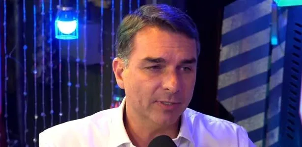 Entrevista de Flávio Bolsonaro na GloboNews e Globo ao vivo: que horas começa e onde assistir
