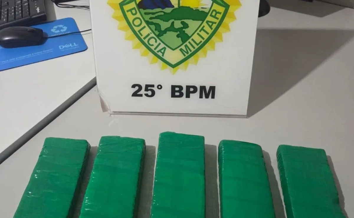Delivery do crime! Morador acorda às 5h para trabalhar e encontra maconha em quintal em Umuarama