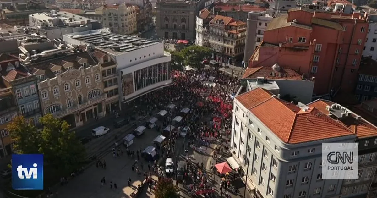 "Povo revoltado" sai à rua em protesto contra o aumento do custo de vida: "Este governo só quer governar a classe alta"
