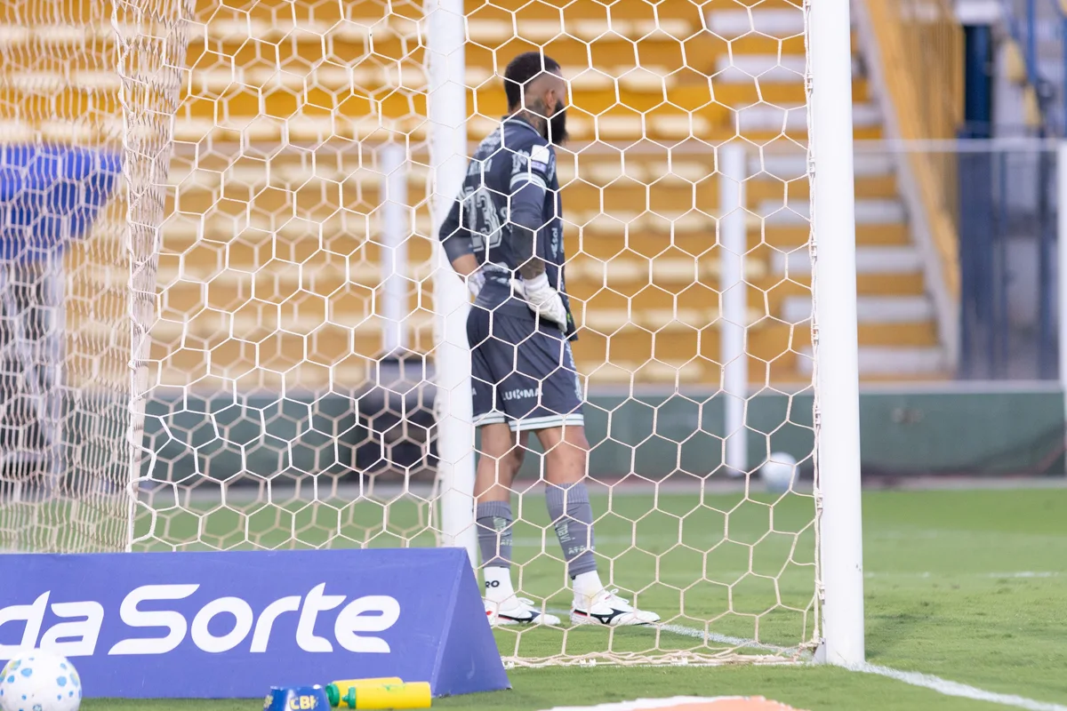 Atuações do Mirassol: Muralha faz jogo terrível, mas atacantes evitam derrota; dê suas notas