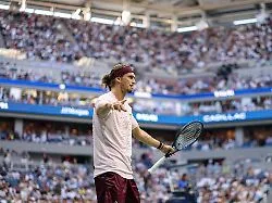 "Ich bin es gewohnt": Dass das größte Tennis-Stadion der Welt gegen ihn ist, juckt Zverev nicht