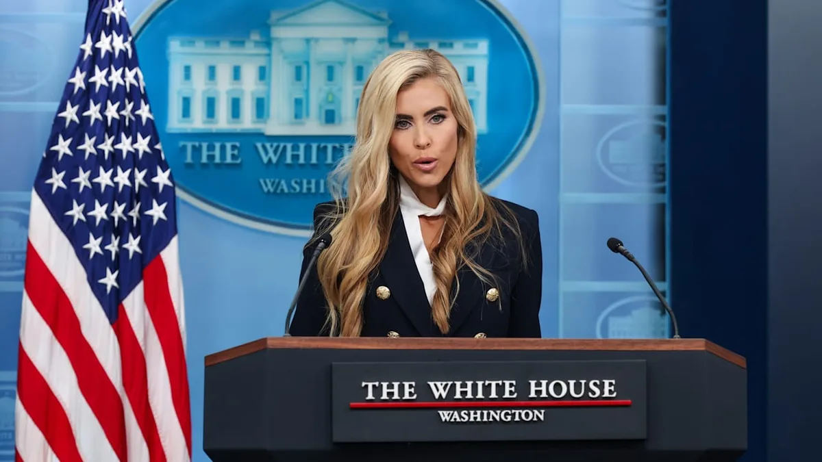 Nach Peinlich-Auftritt und Anwalts-Lüge - Nach nur 4 Tagen! Trump feuert Pressesprecherin