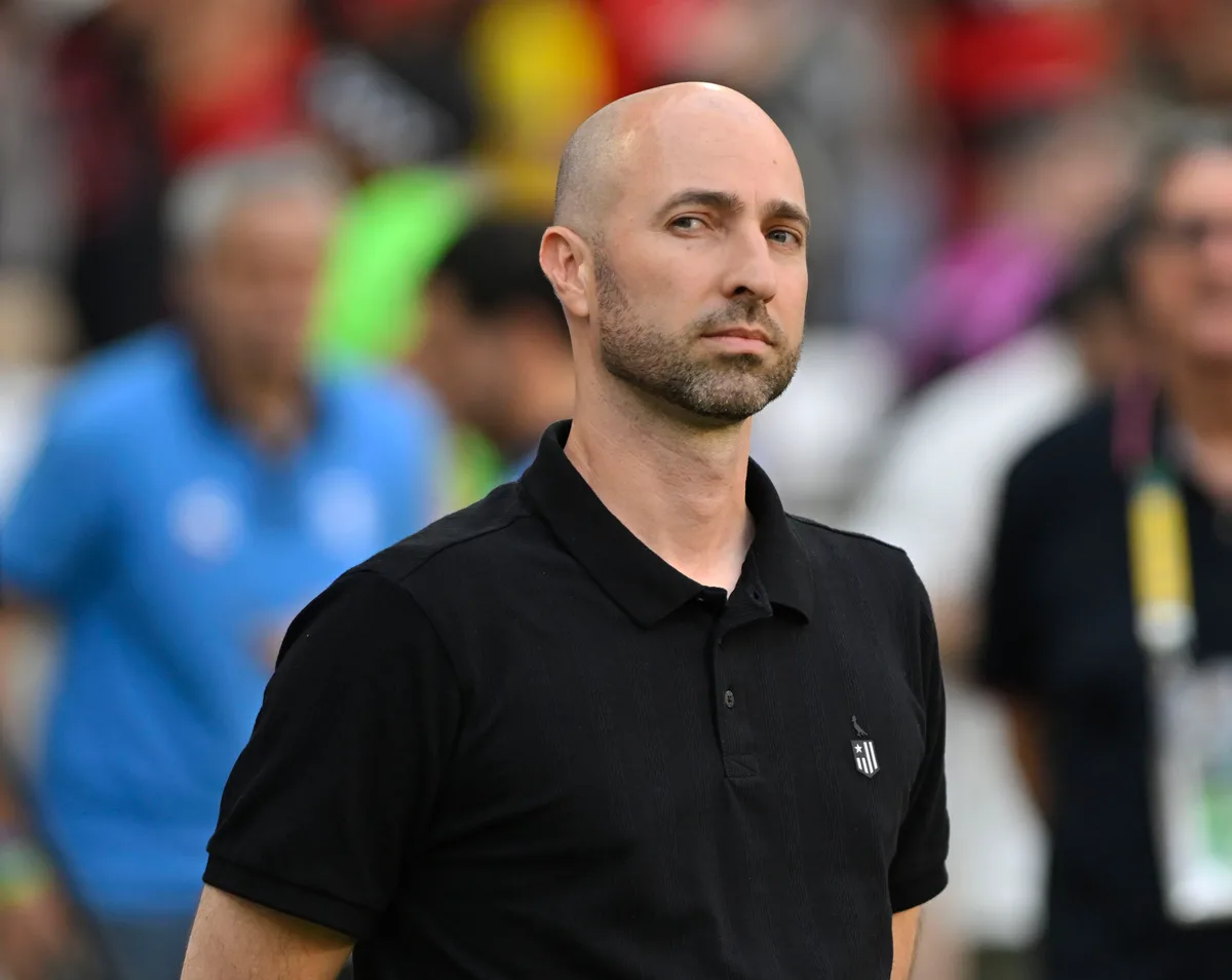 Bellão tem desafio contra o Palmeiras para se manter como técnico do Botafogo