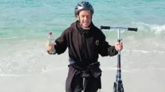 Man completes 2,800 mile scoot across Australia