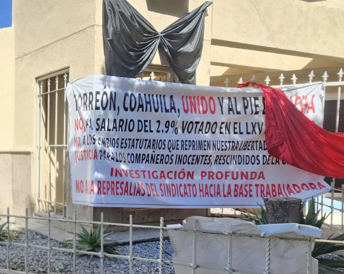 Trabajadores del IMSS denuncian amenazas y falta de respaldo sindical; marcharán este martes en Torreón