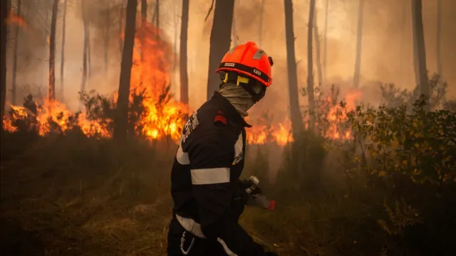 França apoia vítimas dos incêndios com mais de 100 milhões