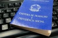 PEC 6×1 é uma medida irresponsável e eleitoreira, diz Abrasel