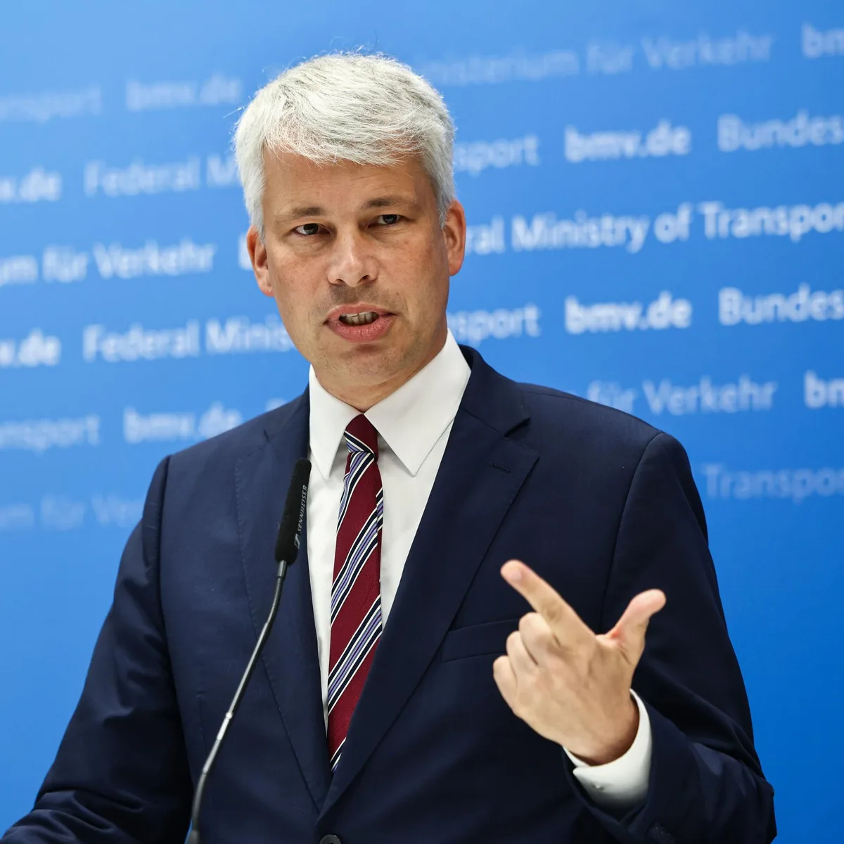 Zustand "völlig unzureichend" - Verkehrsminister Bilger sieht Zusammenhang zwischen Unzufriedenheit in Deutschland und Problemen bei der Bahn