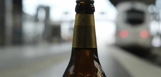 News: Friedrich Merz verhandelt über EU-Etat, Kyjiw bereitet sich auf Kriegswinter vor, Alkoholverbot auf Bahnhöfen