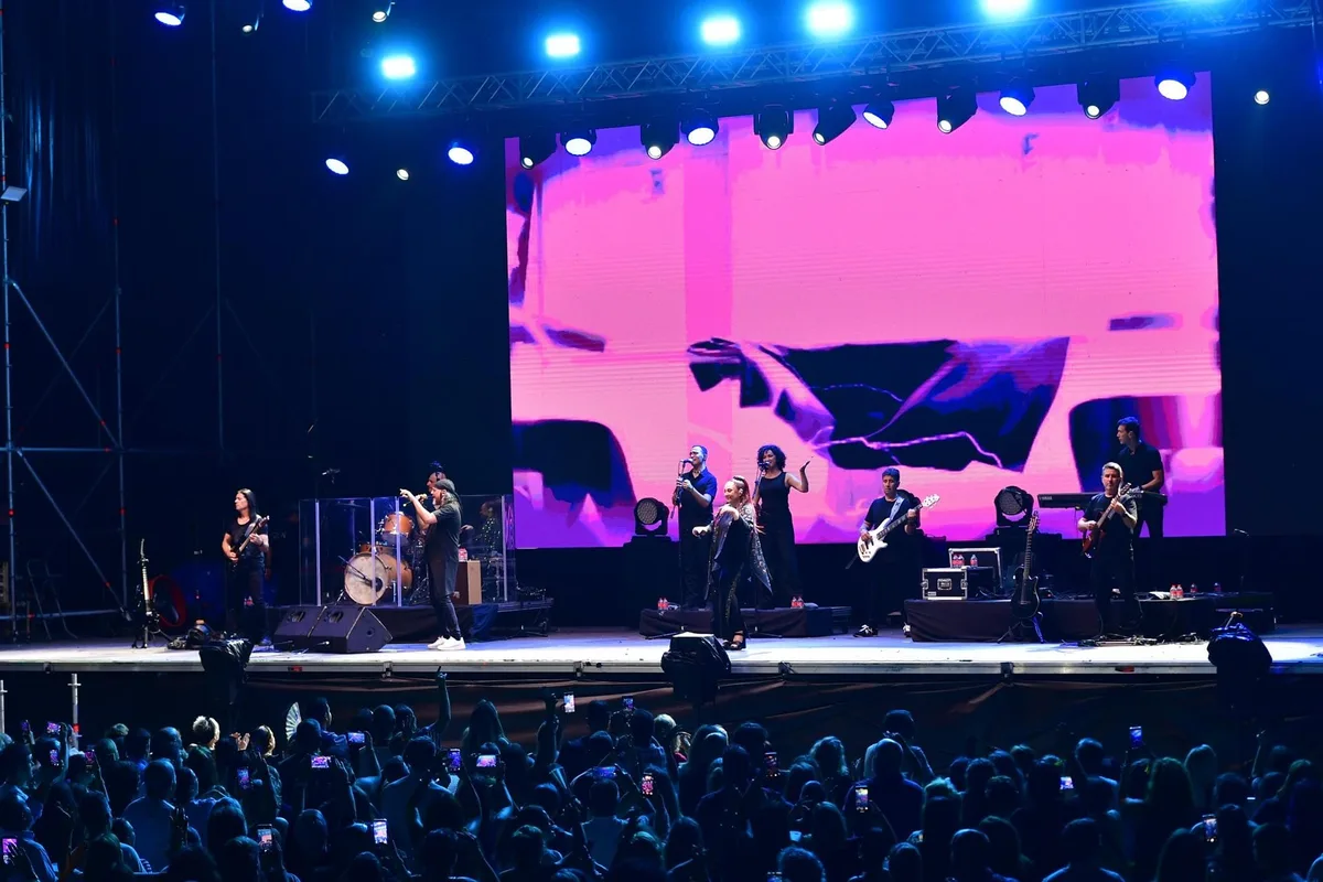 Torrelavega cierra 'Vive la Feria' con una 'Noche de himnos' encabezada por Camela