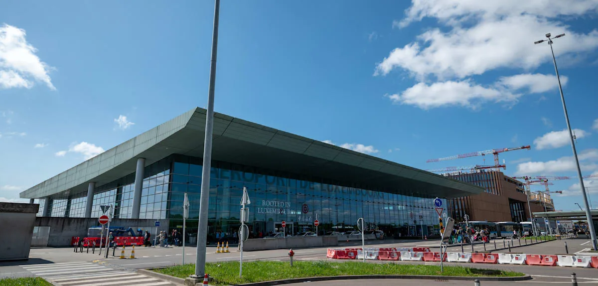 „Luftraum unverzüglich geschlossen“ – Drohnen legen Flughafen Luxemburg zeitweise lahm