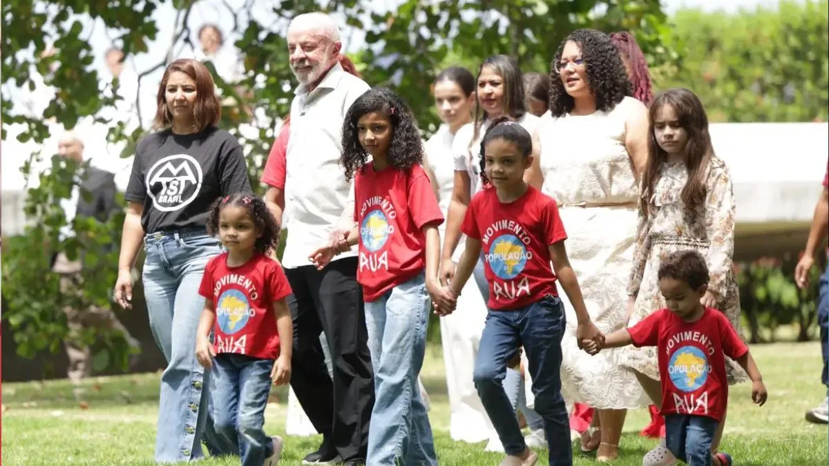 Evento no Alvorada reúne temas como liberdade religiosa, moradia e trabalho