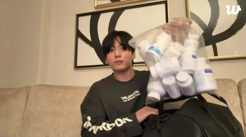 정국, “약 가방이 이만큼”…영양제 ‘한가득’ 먹어도 괜찮을까