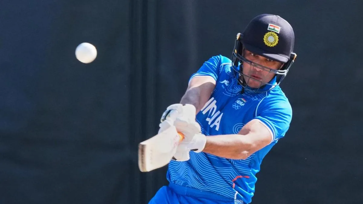 India hold off Windies for series lead in third T20