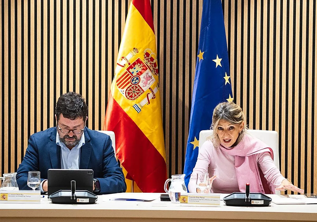 Yolanda Díaz aprieta a sus expertos para subir el SMI antes de las elecciones