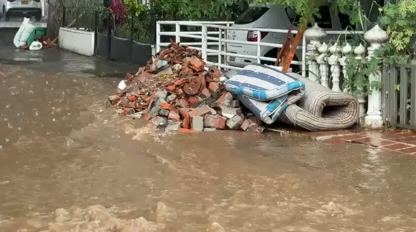Fuerte aguacero agravó el drama en Roldanillo, Valle del Cauca, tras el terremoto: viviendas se terminaron de desplomar