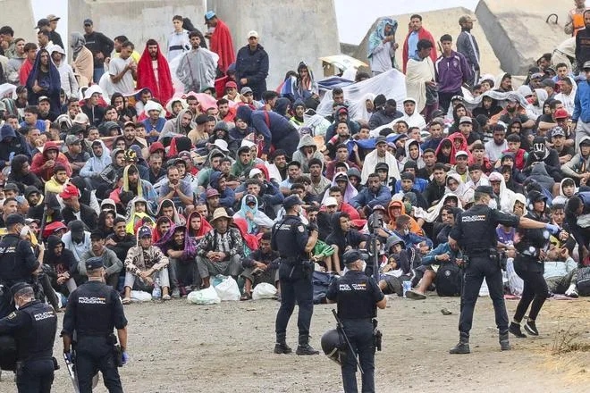 El informe policial sobre Ceuta revela dos alertas a Canarias por el riesgo de un repunte migratorio