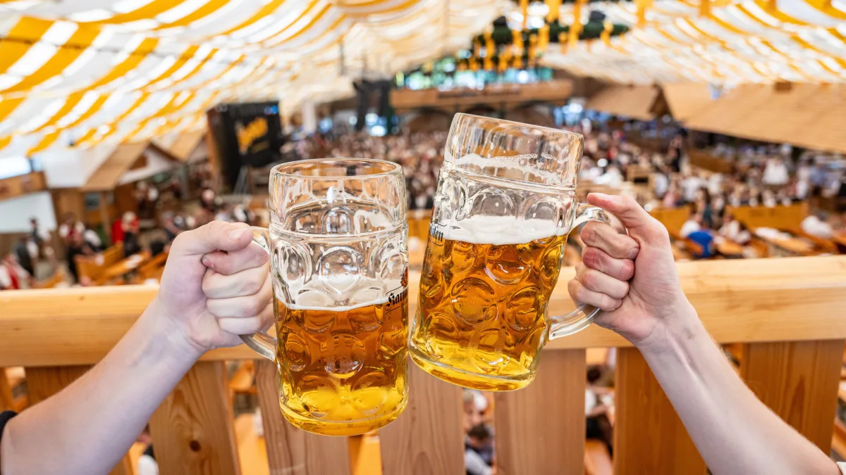 Datev-Mittelstandsindex: Gastgewerbe trotzt der Konjunkturflaute im Mittelstand