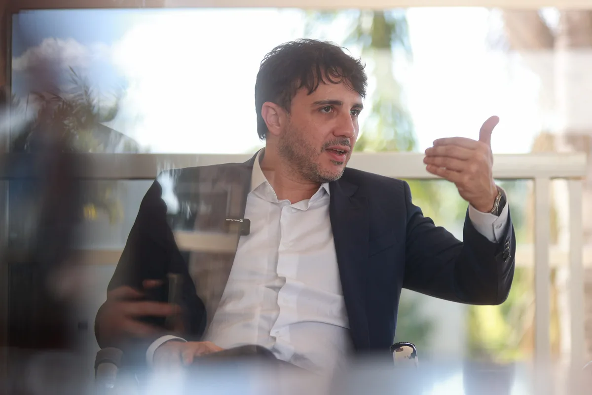 Renan inclui perfis em declaração ao TSE após enviar lista incompleta