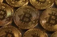 Bitcoin ultrapassa US$ 80 mil com desvalorização do dólar