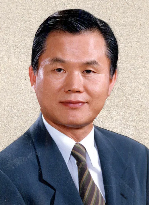 박철언 前장관, 8번째 시집 출간