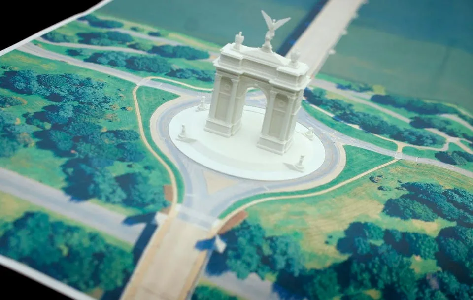 Trump Says Triumphal Arch Could Have Snipers On Top