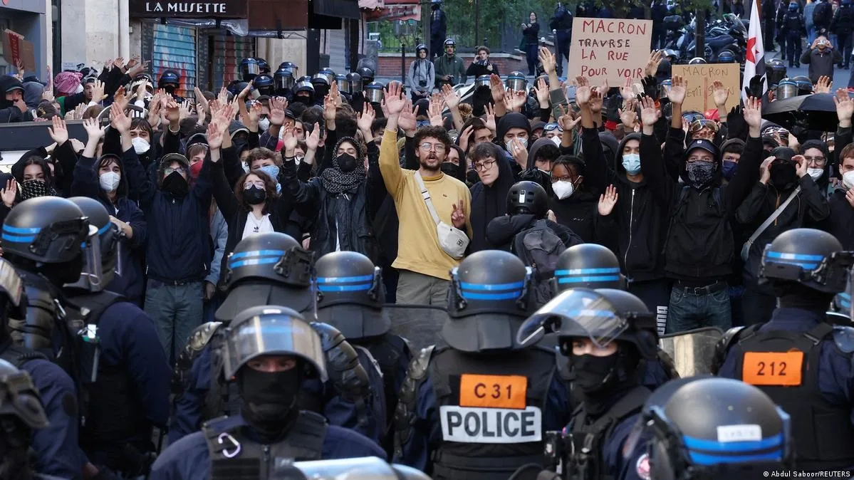Francia registra 400 detenidos durante protestas masivas contra el costo de vida