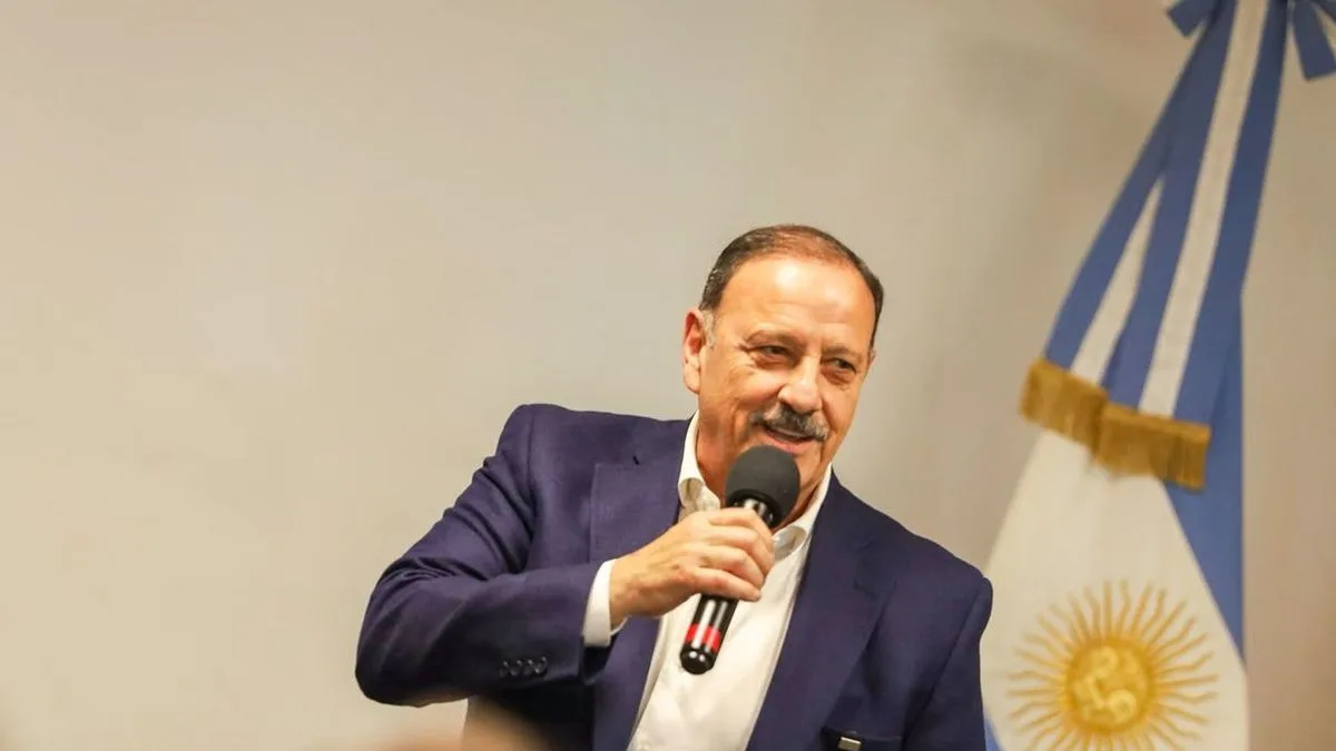 Morosidad récord: Ricardo Quintela firmó un DNU contra los "créditos abusivos" en La Rioja