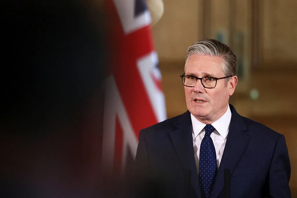 Após renunciar ao cargo de premiê, Starmer se aposenta também do Parlamento britânico