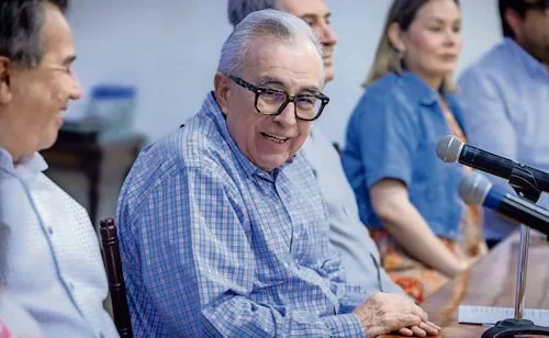 Oposición se lanza contra Rocha tras regresar y volver a pedir licencia; "deténganlo", piden
