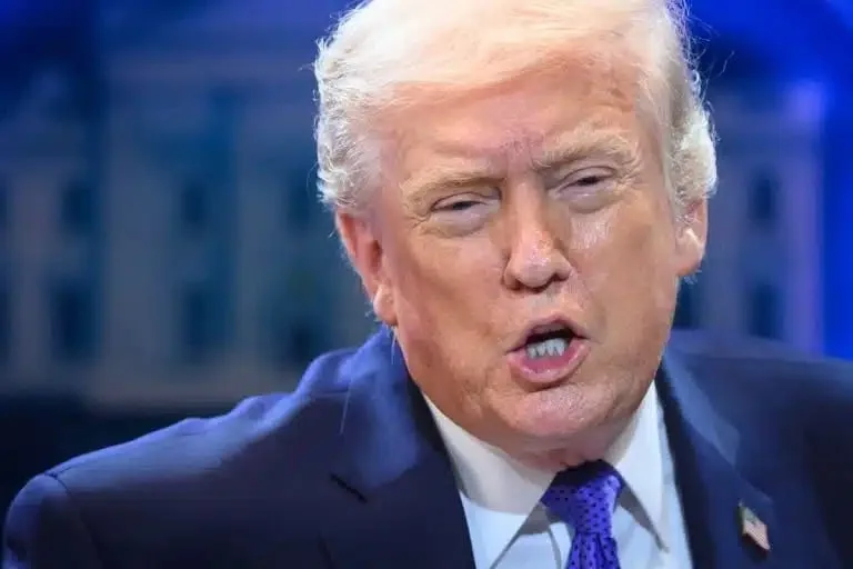Autoridade ligada a Trump acusa Brasil de censura após X mudar algoritmo para eleições de 2026