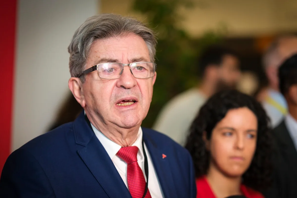 "Une belle gaffe" : ce que révèle la cacophonie de LFI sur le Canada