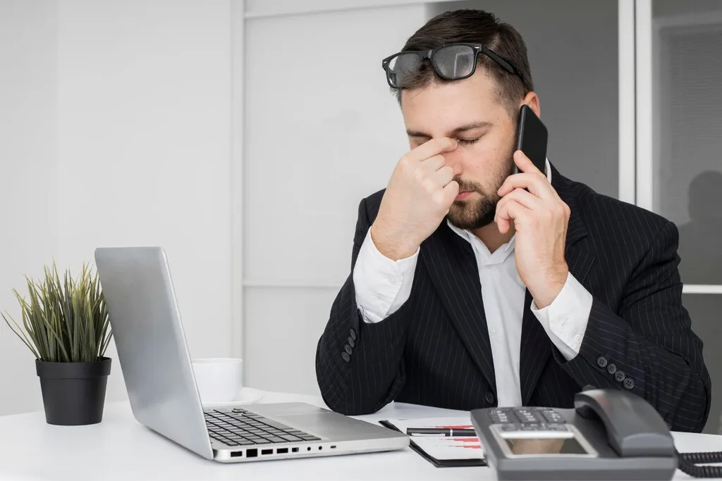 Por el estrés laboral, proponen que servidores públicos de CDMX puedan desconectarse del trabajo fuera de horario