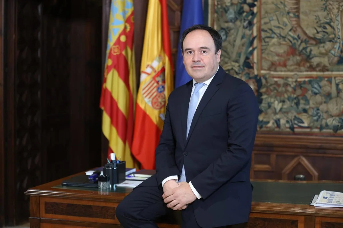 Llorca llama a "defender la voz de las tres provincias, que no necesita gritar, pero debe hacerse escuchar"