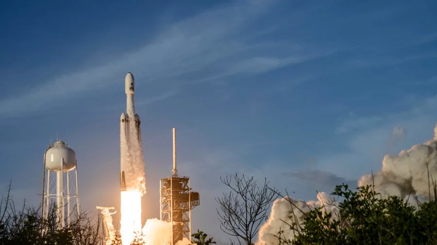 Raumfahrt: SpaceX gewinnt ersten Kunden für Rücktransport aus dem All