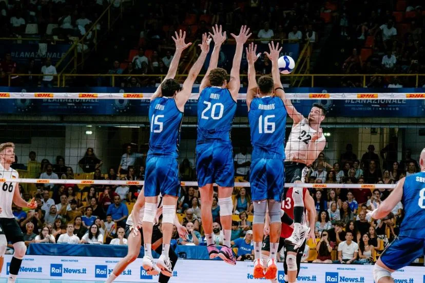 Une heure trente de jeu, un score de 66-64 : un premier set totalement fou entre l'Italie et l'Allemagne
