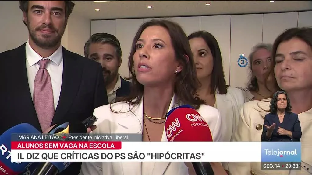Iniciativa Liberal acusa PS de hipocrisia por criticar o ministro da Educação