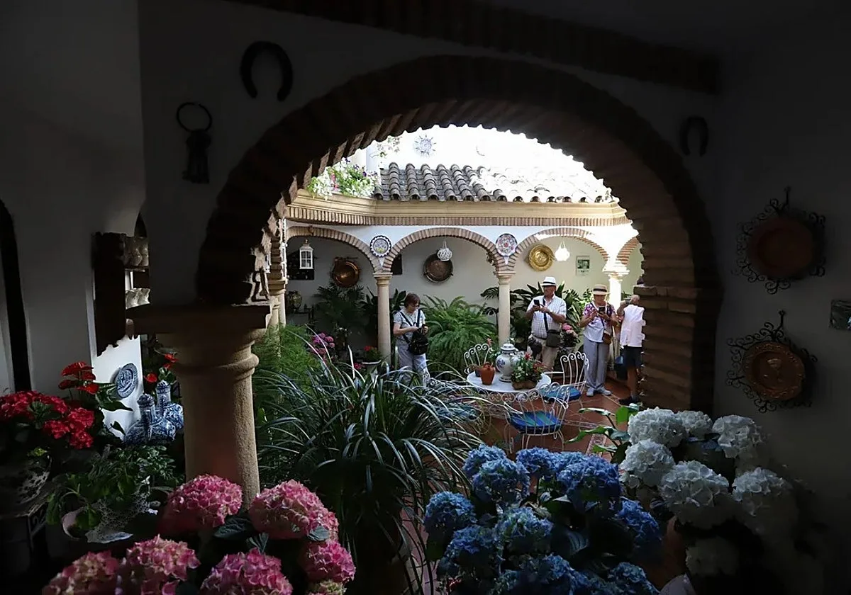 El alcalde de Córdoba señala que el pago a los propietarios de los Patios se hará «cuanto antes»