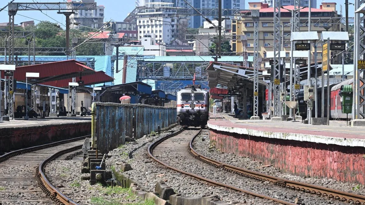 Railway Minister meets MPs from Keralam on shifting of Mangaluru to Mysuru division of SWR