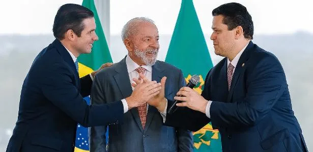 Lula almoça com Alcolumbre e Motta e negocia fim de 6x1 e MP das blusinhas