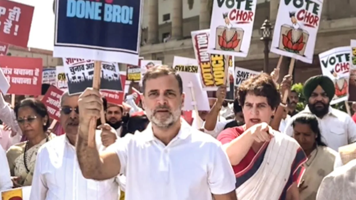 Rahul Gandhi and Priyanka Gandhi lead protest demanding CEC’s resignation