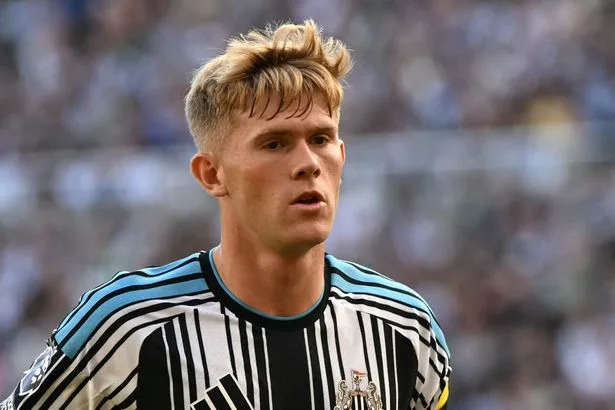 Man Utd news: Lewis Hall transfer stance clear as defender ‘in talks’ over future