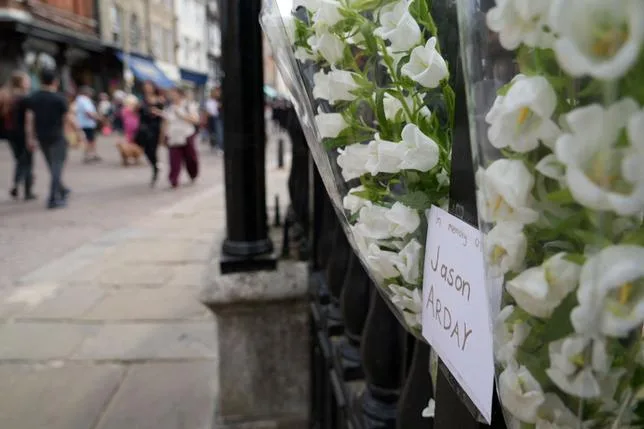 La mort du professeur Arday, accusé de plagiat, une “tragédie” qui ébranle Cambridge et les médias