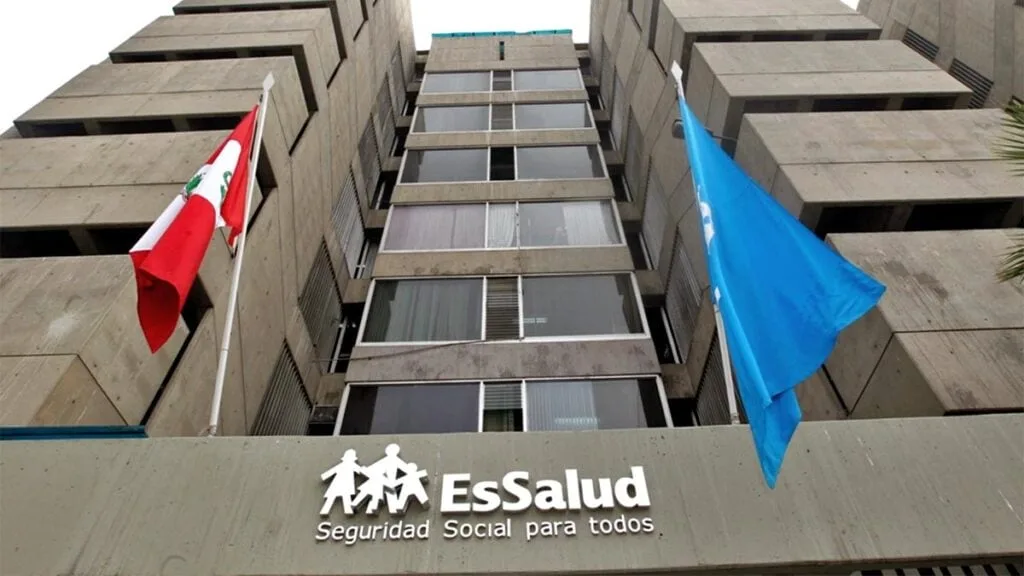 EsSalud continúa bajo una conducción interina: ¿Por qué el gobierno mantiene al Seguro Social sin una presidencia firme?