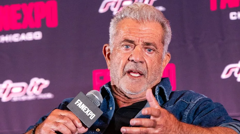 Mel Gibson apologizes for mocking ASL interpreter, blames 'spontaneous thoughtless idiocy'