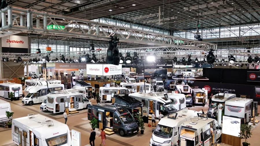 Caravan Salon: Unabhängiger campen: Autarkie im Trend bei Wohnmobilen