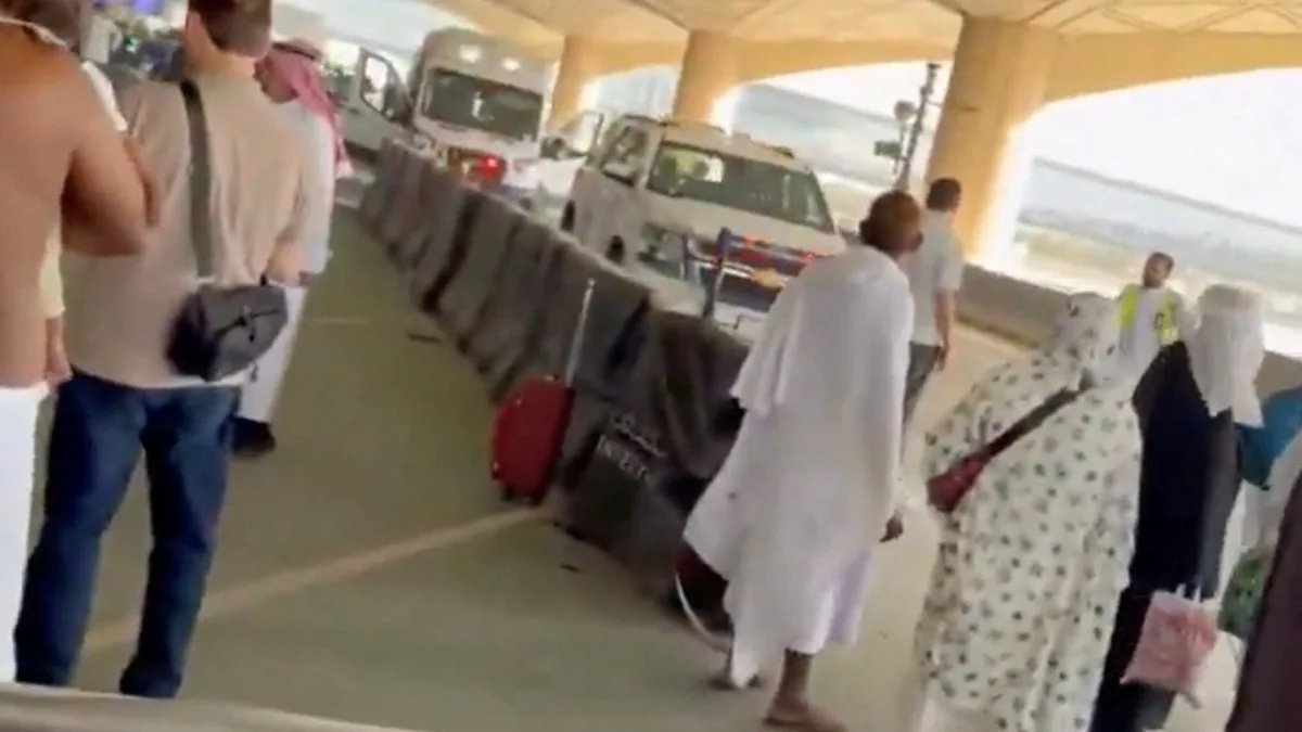Houthi attack on Riyadh airport kills 12, wounds over 300; flights halted
