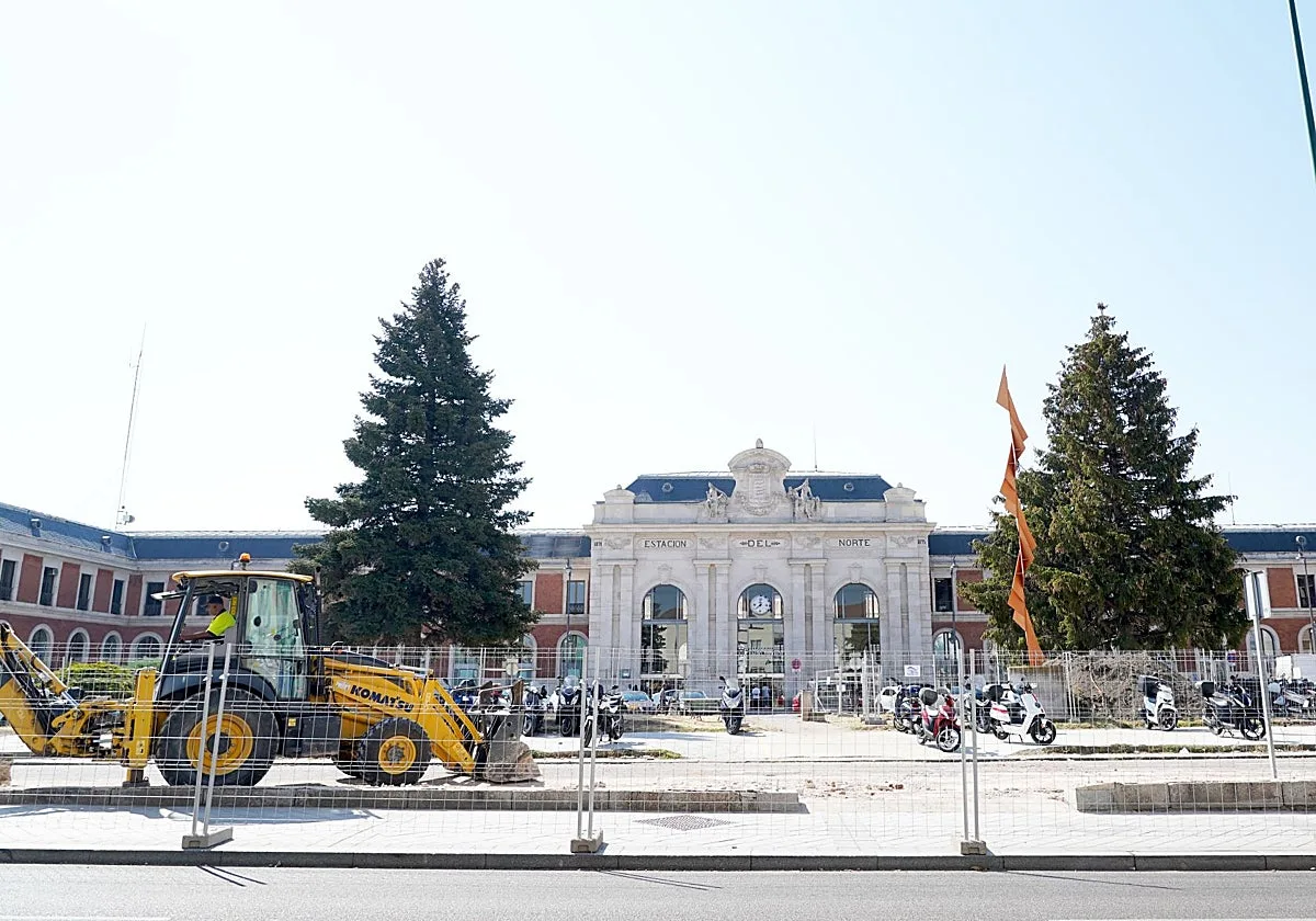 La Junta exige explicaciones a Adif por la retirada del «cerramiento histórico» de la estación de Valladolid